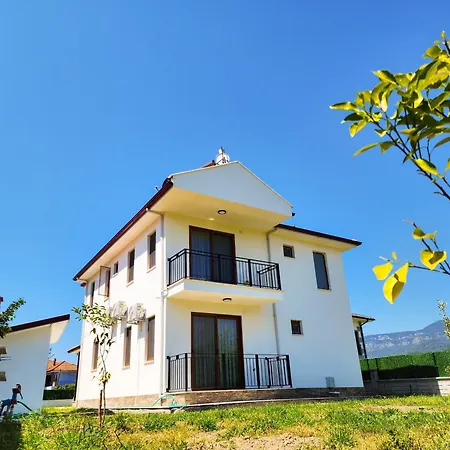 Arcadia Villa *